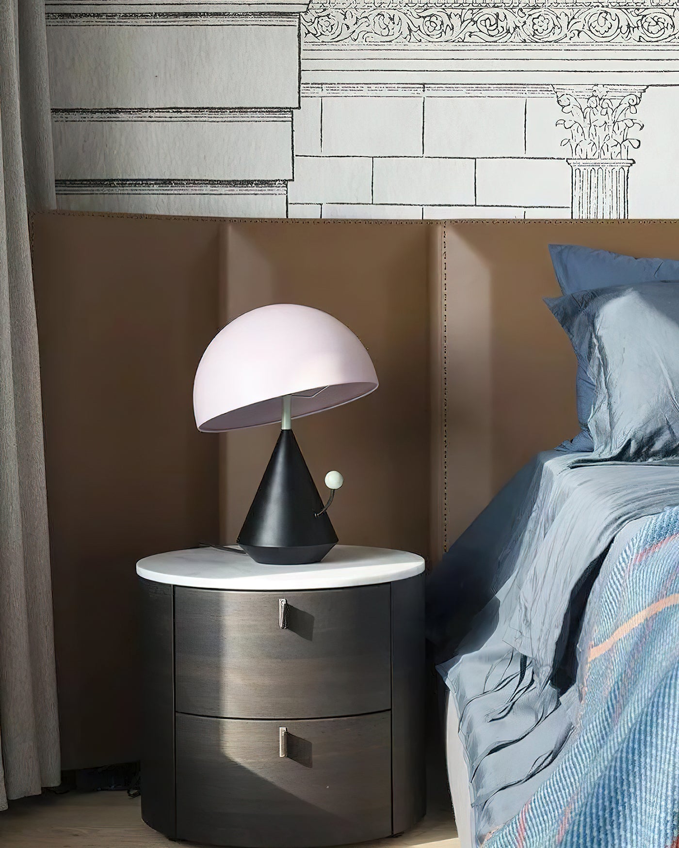 Divina Table Lamp