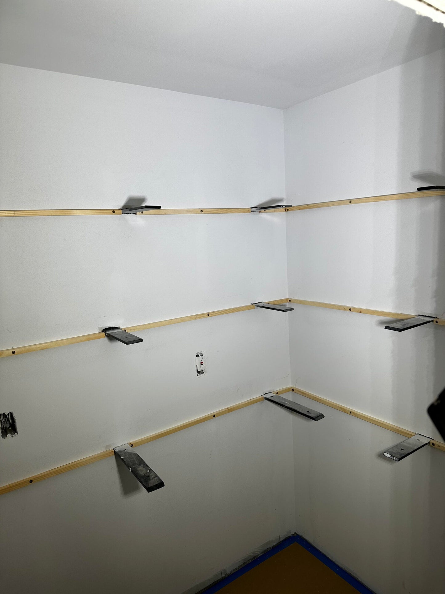 Heavy Duty Floating Shelf Bracket